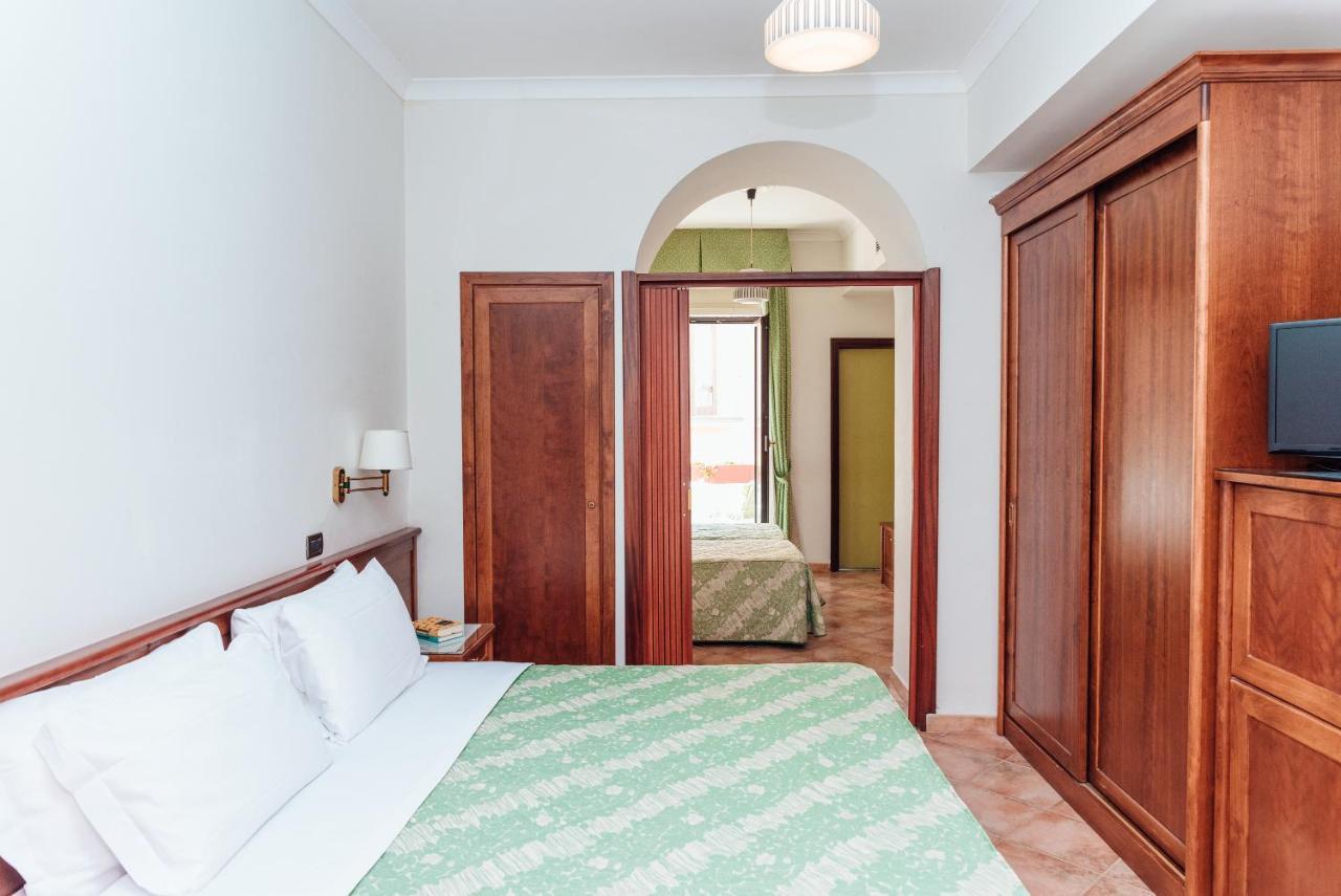 Hotel Montana SantʼAgata sui Due Golfi Exteriér fotografie