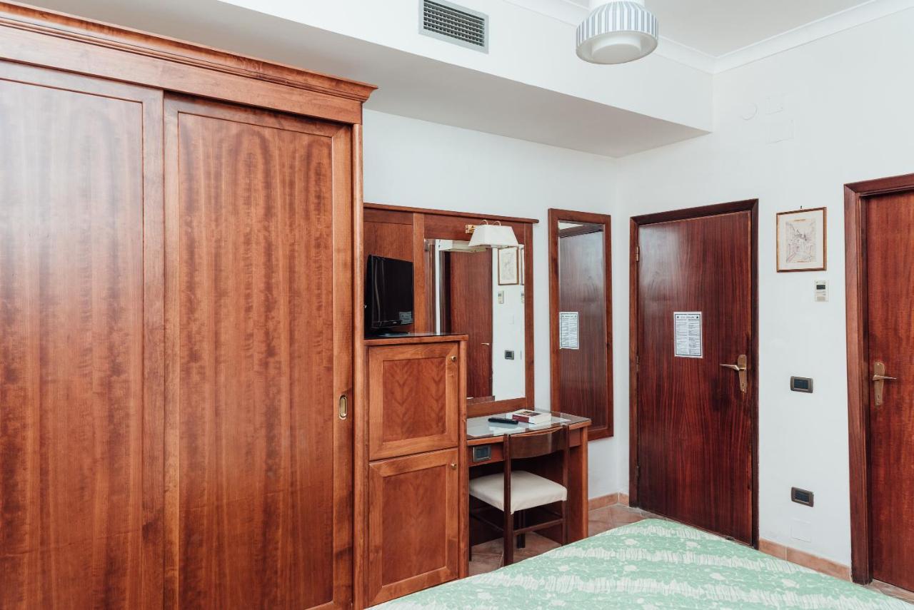 Hotel Montana SantʼAgata sui Due Golfi Exteriér fotografie