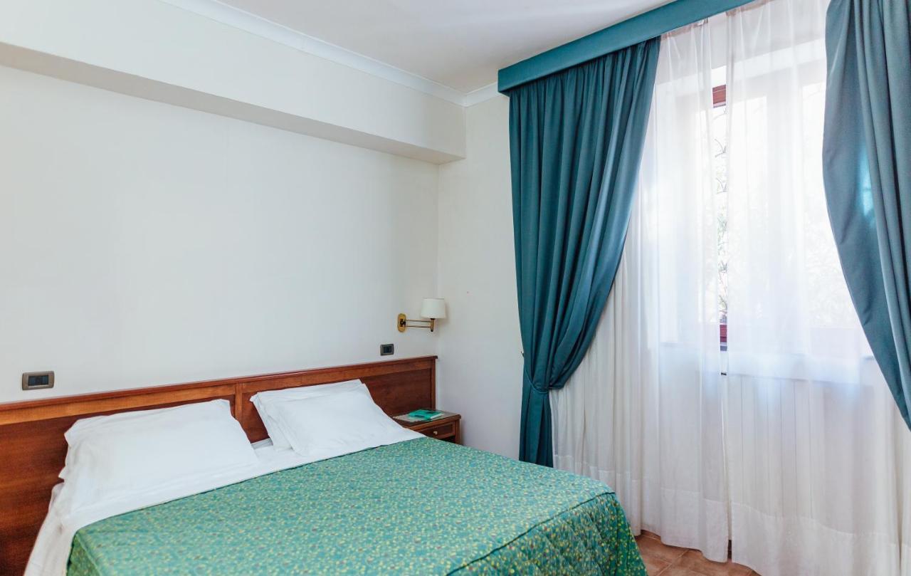 Hotel Montana SantʼAgata sui Due Golfi Exteriér fotografie